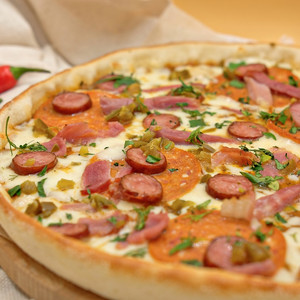 Мясная с халапеньо 25 см
