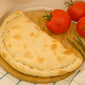 Кальцоне с ветчиной и беконом 25 см